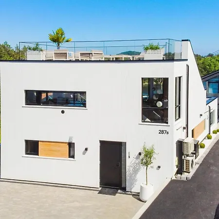 Seaside Oasis *
